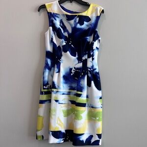 Vince Camuto floral dress NWOT. Size 4